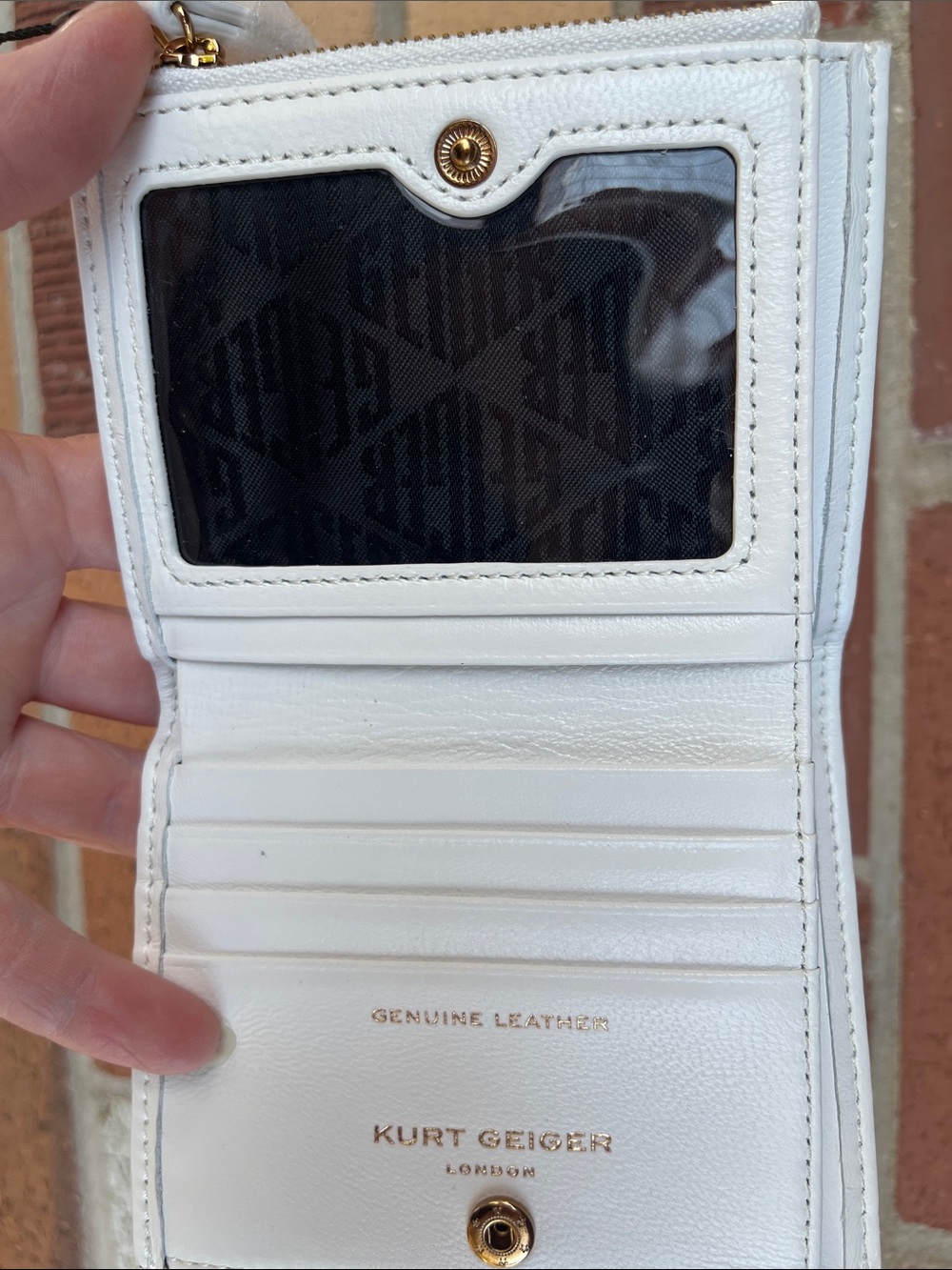 Kurt Geiger NWT and Box - White Quilted Leather Zip Card Holder with Gold Plate - Picture 5 of 11